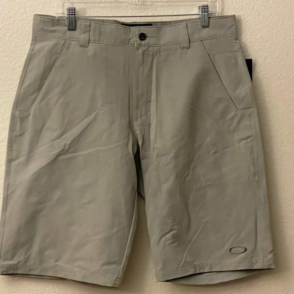 Oakley Take Short 2.5